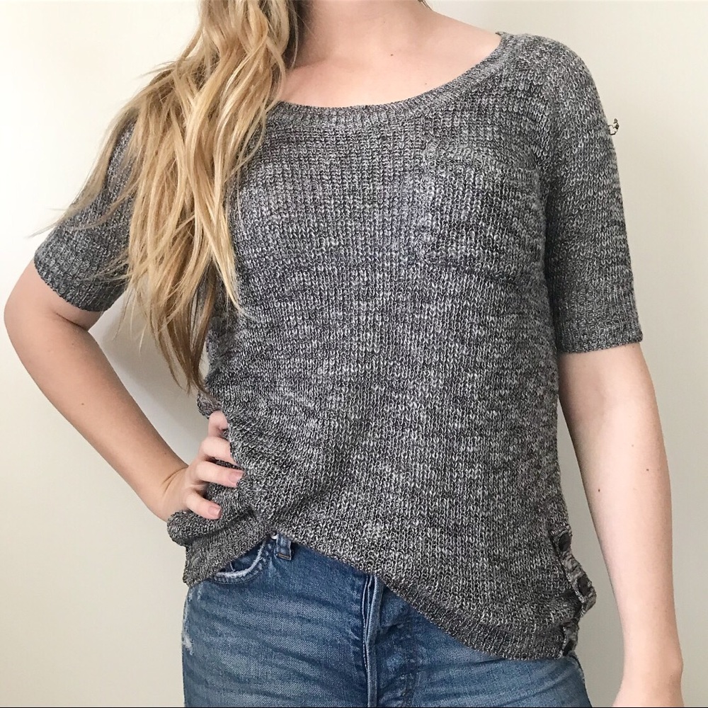 Short sleeve grey top